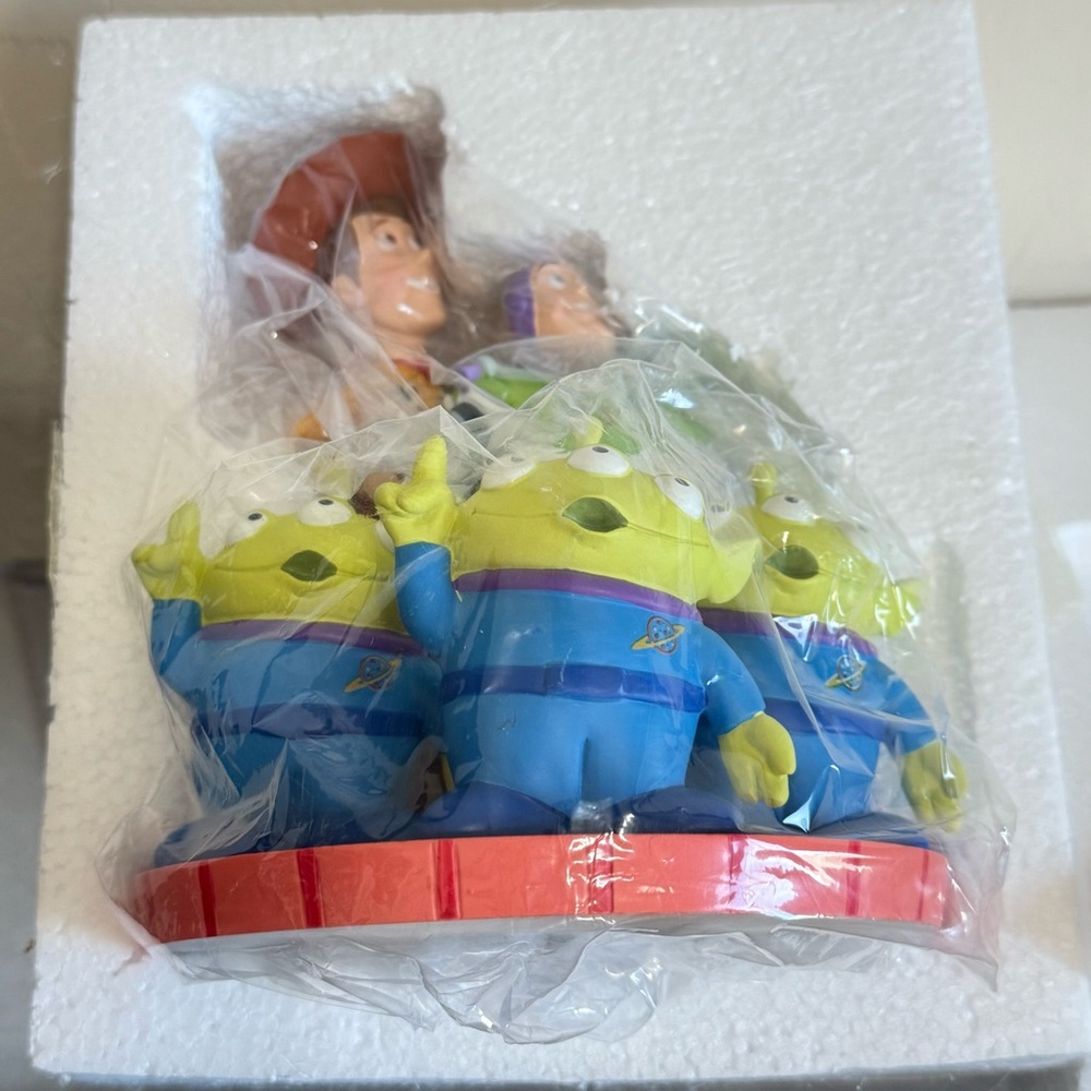 Precious Moments Disney We Look Up To You Toy Story Woody Buzz & Martians 191701 - Picture 13 of 16